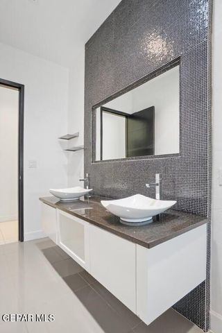 6324 VIA SERENA Drive, El Paso, TX 79912