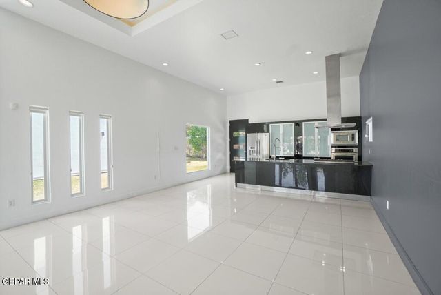 6324 VIA SERENA Drive, El Paso, TX 79912