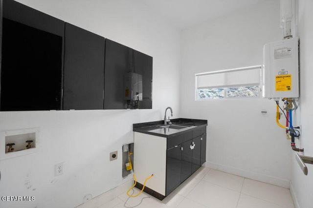 6324 VIA SERENA Drive, El Paso, TX 79912