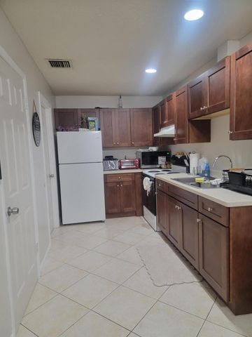 2001 Oleander Boulevard C, Fort Pierce, FL 34950