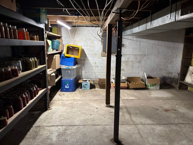 2458 E Surrey Road, Clare, MI 48617