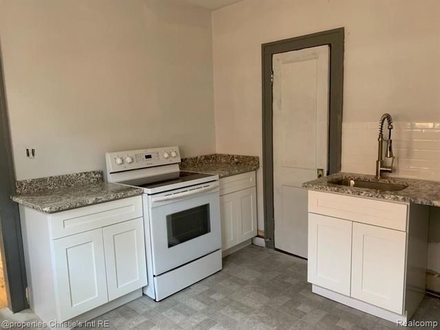2286 W Philadelphia Street, Detroit, MI 48206