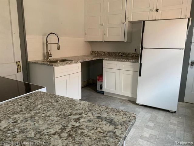 2286 W Philadelphia Street, Detroit, MI 48206