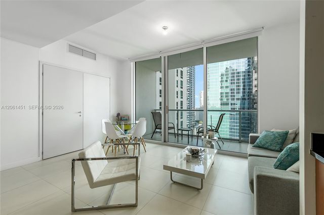 300 S Biscayne Boulevard T-2309, Miami, FL 33131