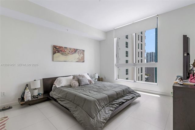 300 S Biscayne Boulevard T-2309, Miami, FL 33131