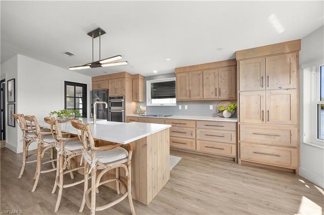 17731 Canal Cove CT, Fort Myers Beach, FL 33931