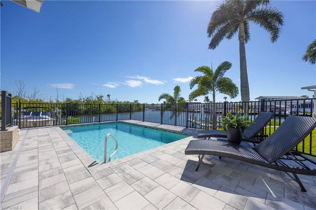 17731 Canal Cove CT, Fort Myers Beach, FL 33931