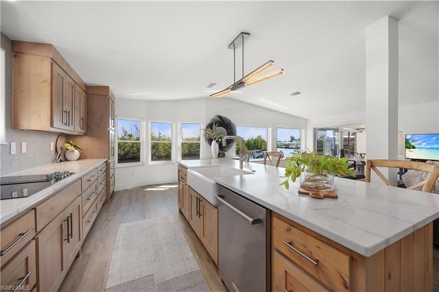 17731 Canal Cove CT, Fort Myers Beach, FL 33931