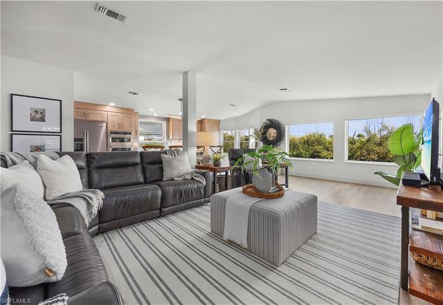 17731 Canal Cove CT, Fort Myers Beach, FL 33931