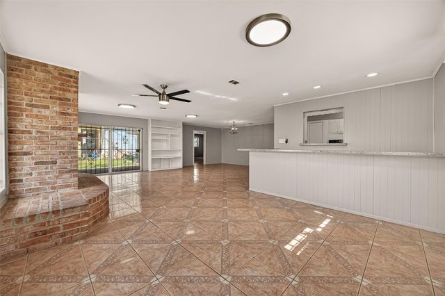 10607 Bainbridge Street, Houston, TX 77016