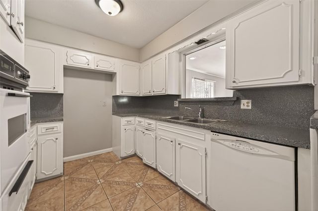 10607 Bainbridge Street, Houston, TX 77016