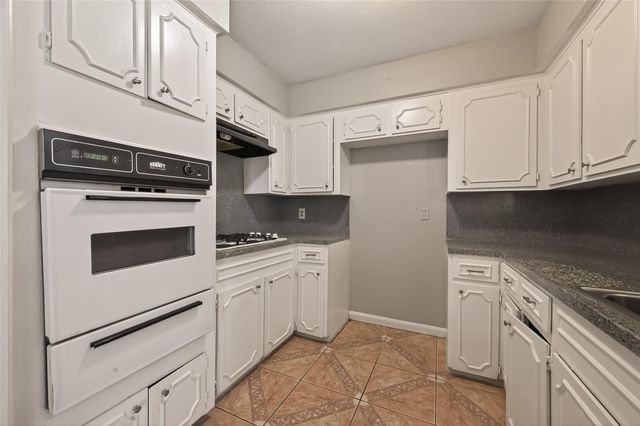 10607 Bainbridge Street, Houston, TX 77016