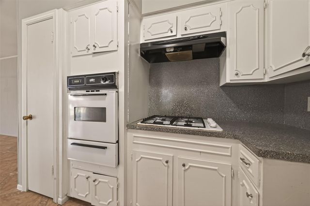 10607 Bainbridge Street, Houston, TX 77016