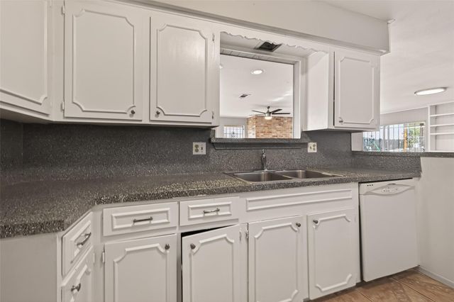 10607 Bainbridge Street, Houston, TX 77016