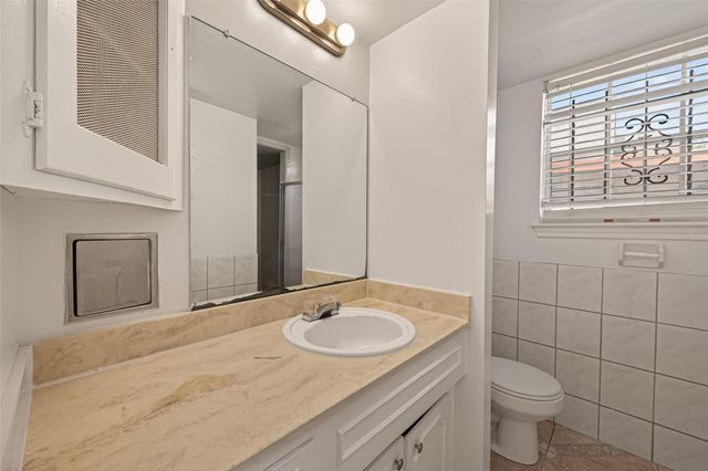 10607 Bainbridge Street, Houston, TX 77016