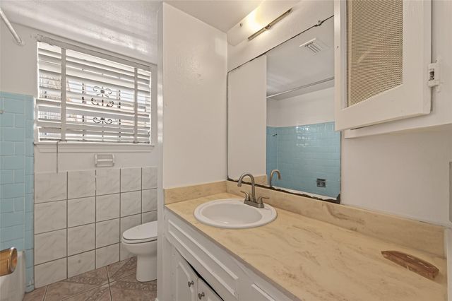 10607 Bainbridge Street, Houston, TX 77016