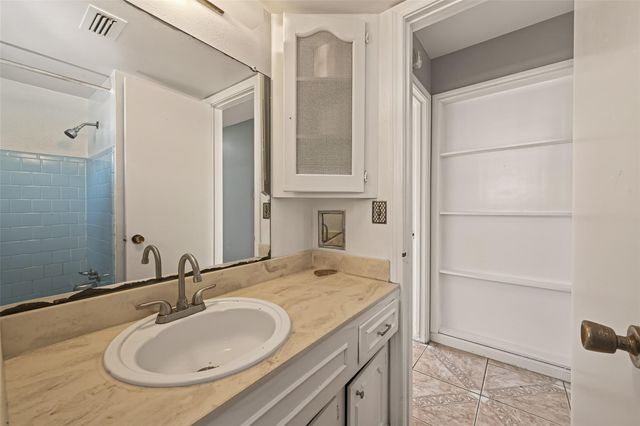 10607 Bainbridge Street, Houston, TX 77016