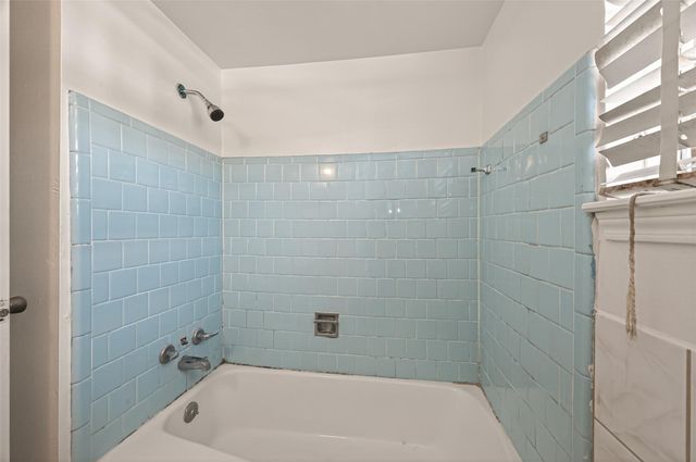 10607 Bainbridge Street, Houston, TX 77016