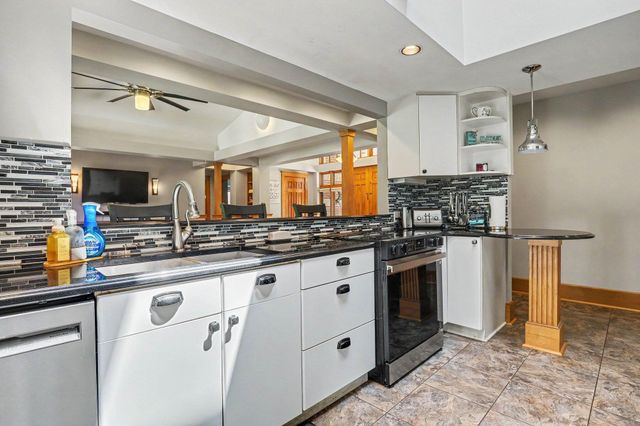 829 S Lincoln Street, Greenville, MI 48838