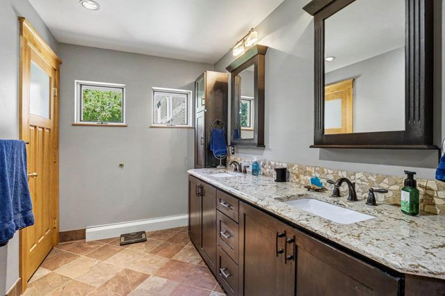 829 S Lincoln Street, Greenville, MI 48838