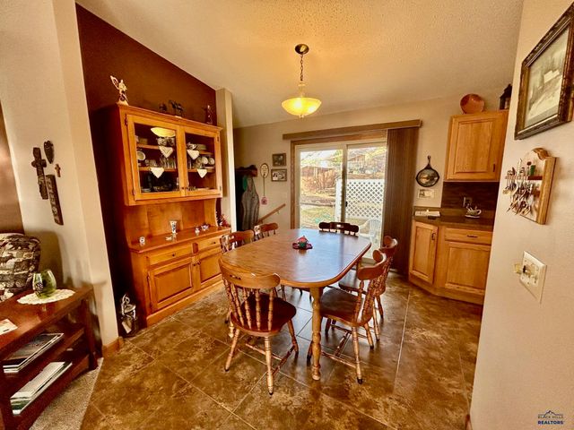 430 TAMARACK DR, Rapid City, SD 57701