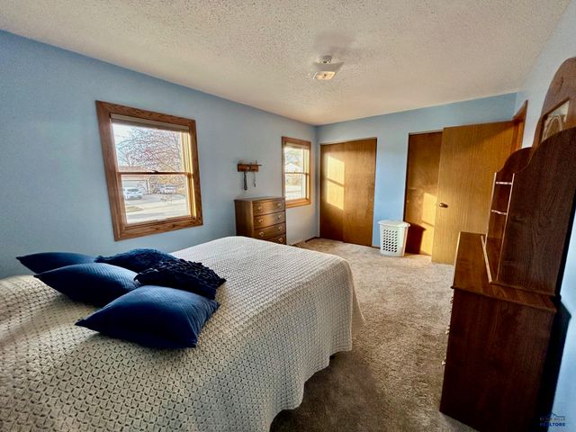 430 TAMARACK DR, Rapid City, SD 57701