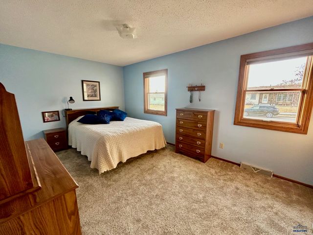 430 TAMARACK DR, Rapid City, SD 57701