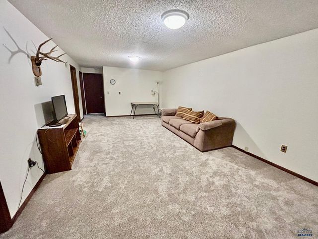 430 TAMARACK DR, Rapid City, SD 57701