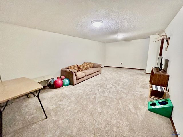 430 TAMARACK DR, Rapid City, SD 57701