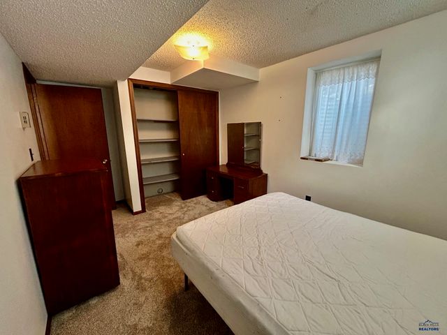 430 TAMARACK DR, Rapid City, SD 57701