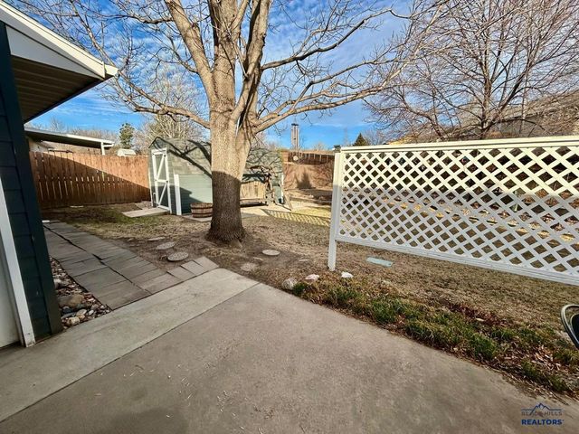 430 TAMARACK DR, Rapid City, SD 57701