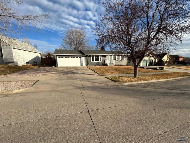 430 TAMARACK DR, Rapid City, SD 57701