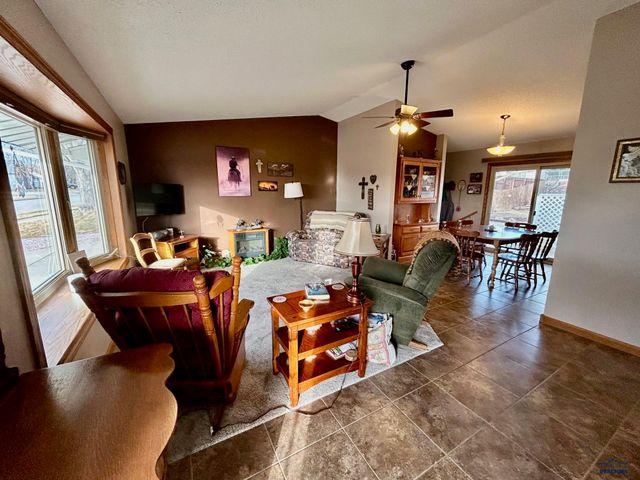 430 TAMARACK DR, Rapid City, SD 57701