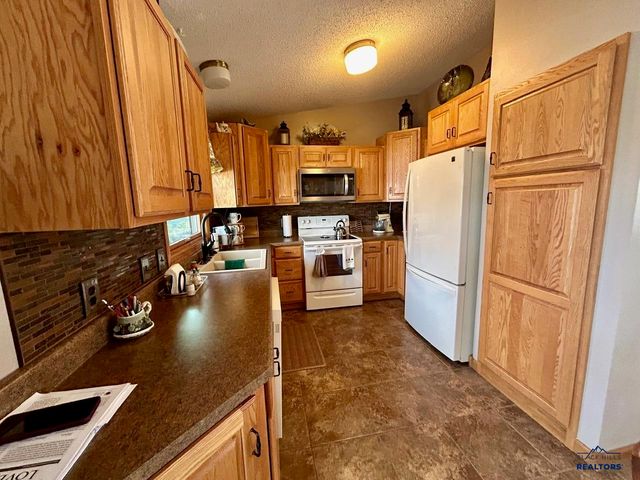 430 TAMARACK DR, Rapid City, SD 57701