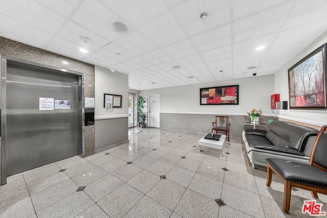 1026 S Oxford Avenue 302, Los Angeles, CA 90006
