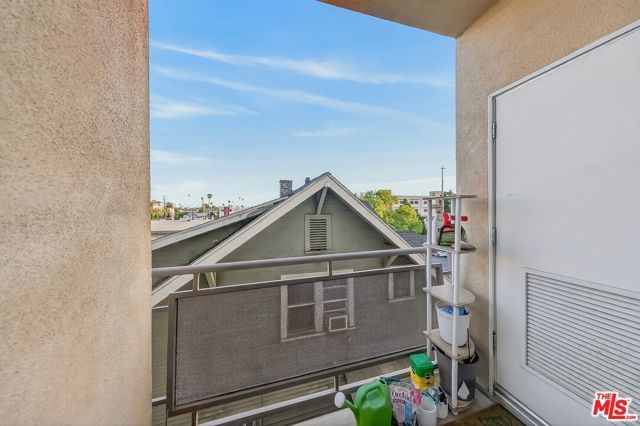 1026 S Oxford Avenue 302, Los Angeles, CA 90006