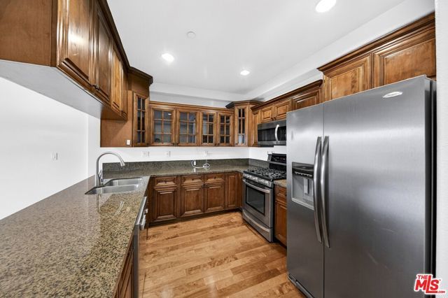 1026 S Oxford Avenue 302, Los Angeles, CA 90006