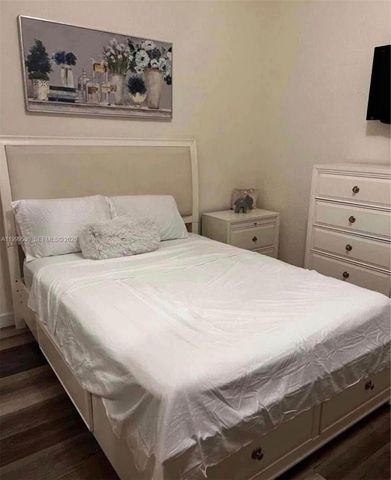 2481 NE 2nd Dr 1, Homestead, FL 33033