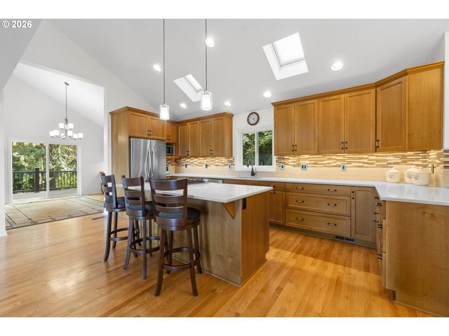 8716 Nw BAILEY St, Portland, OR 97231