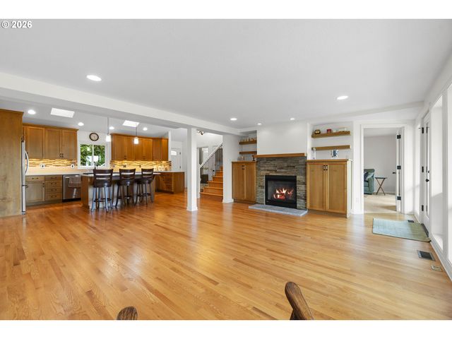 8716 Nw BAILEY St, Portland, OR 97231