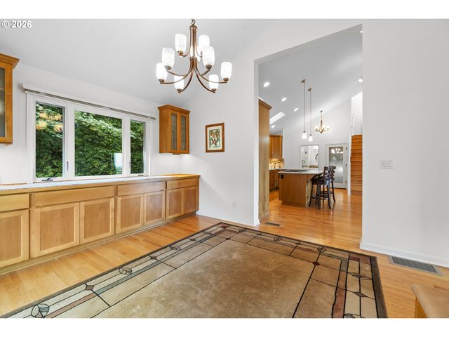 8716 Nw BAILEY St, Portland, OR 97231