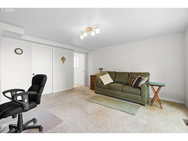 8716 Nw BAILEY St, Portland, OR 97231
