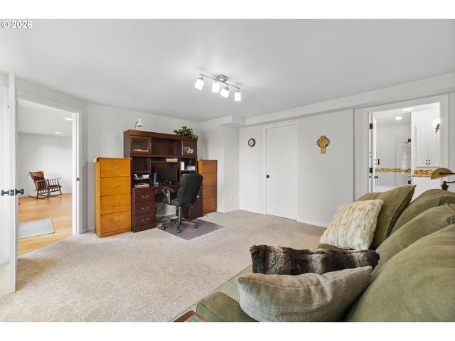 8716 Nw BAILEY St, Portland, OR 97231