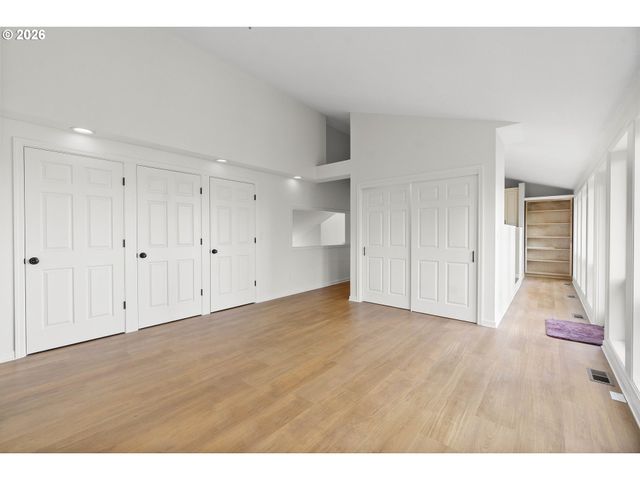 8716 Nw BAILEY St, Portland, OR 97231