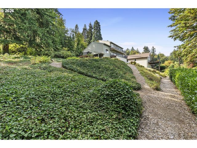 8716 Nw BAILEY St, Portland, OR 97231