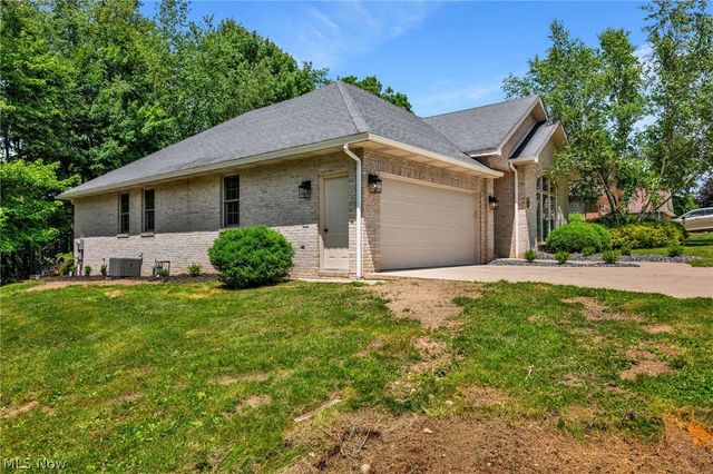 623 Bridgeview Avenue, Chester, WV 26034