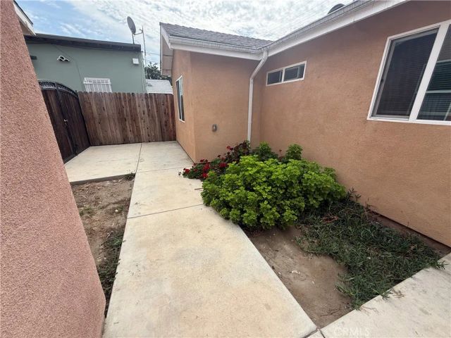 1334 W 65th Street, Los Angeles, CA 90044