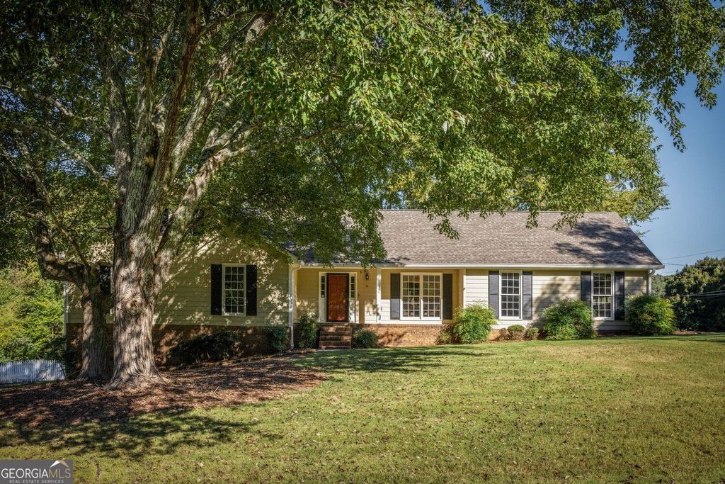 5011 Stones Crossing Drive SW, Lilburn, GA 30047 — exterior