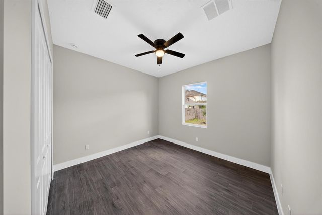 5761 NW Cone Street, Port St. Lucie, FL 34986