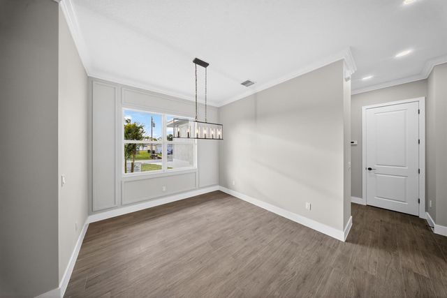 5761 NW Cone Street, Port St. Lucie, FL 34986